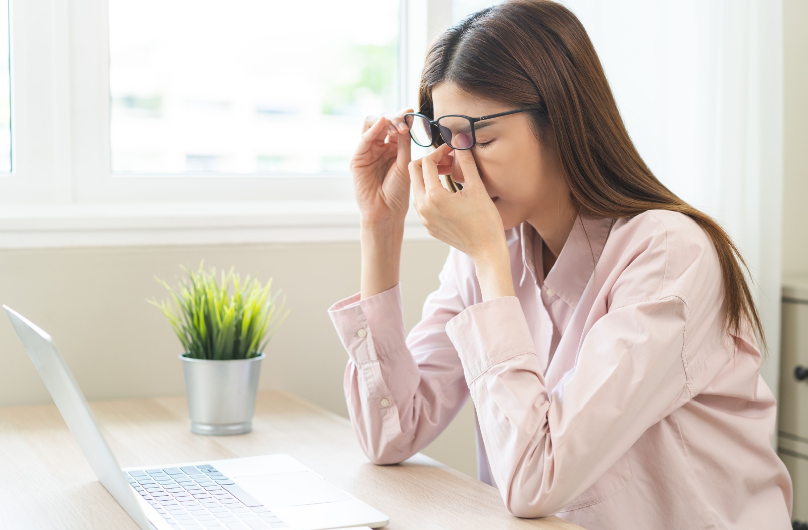 Does Wearing Glasses Help With Dizziness?